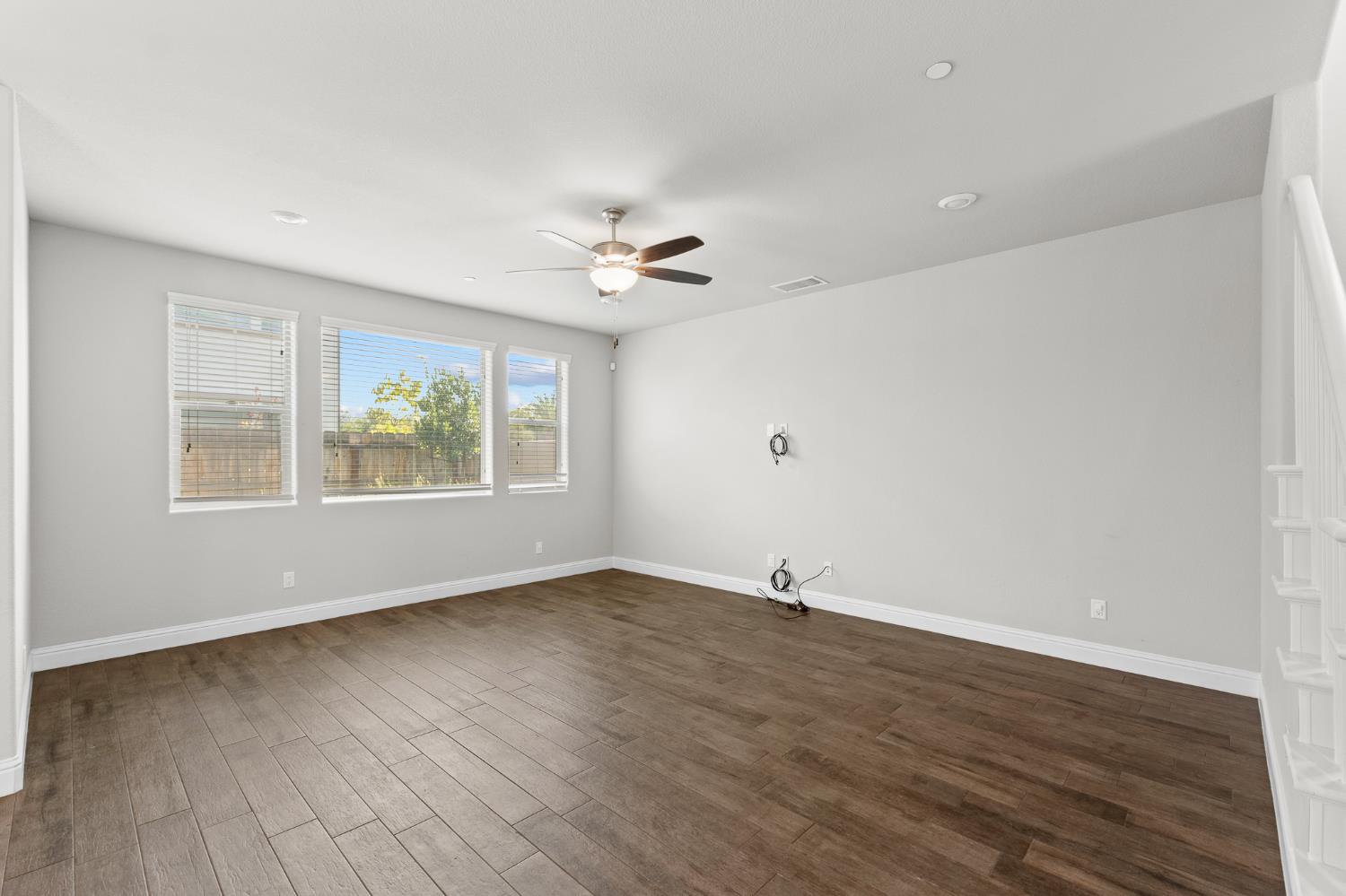 1396 E Via Prato Dr, Fresno, CA 93730