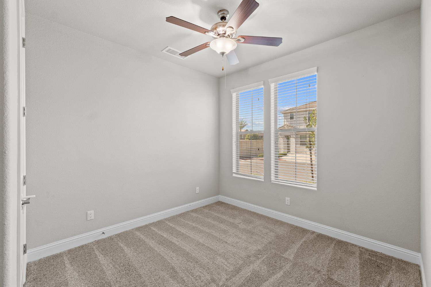 1396 E Via Prato Dr, Fresno, CA 93730