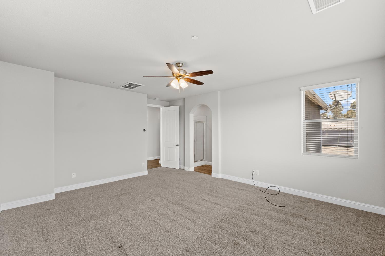 1396 E Via Prato Dr, Fresno, CA 93730