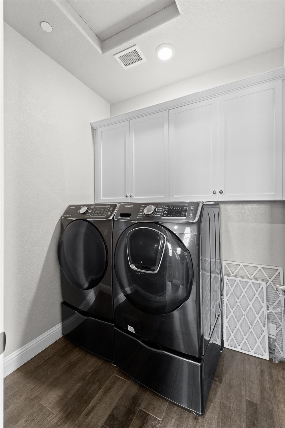 1396 E Via Prato Dr, Fresno, CA 93730