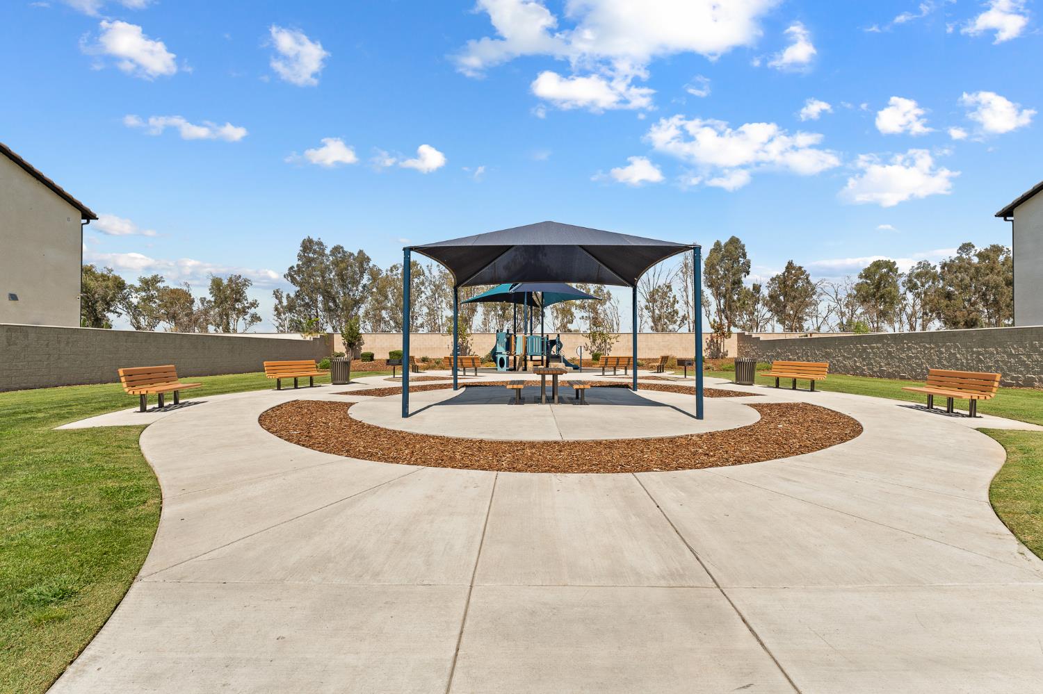 1396 E Via Prato Dr, Fresno, CA 93730