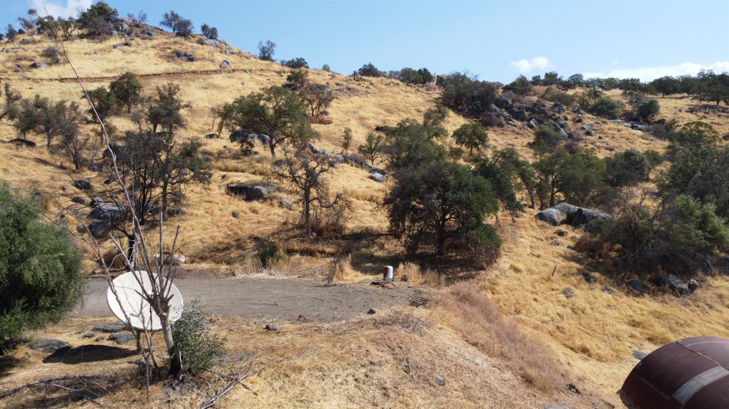 38938 Pepperweed Rd, Yokuts Valley, CA 93675