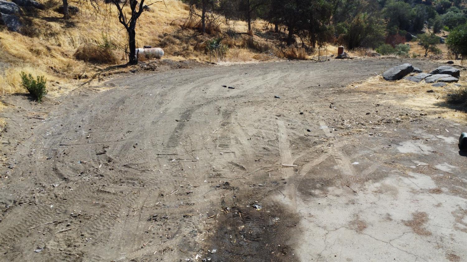 38938 Pepperweed Rd, Yokuts Valley, CA 93675