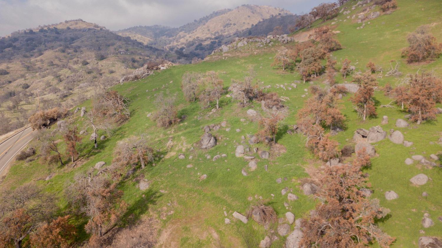 38938 Pepperweed Rd, Yokuts Valley, CA 93675