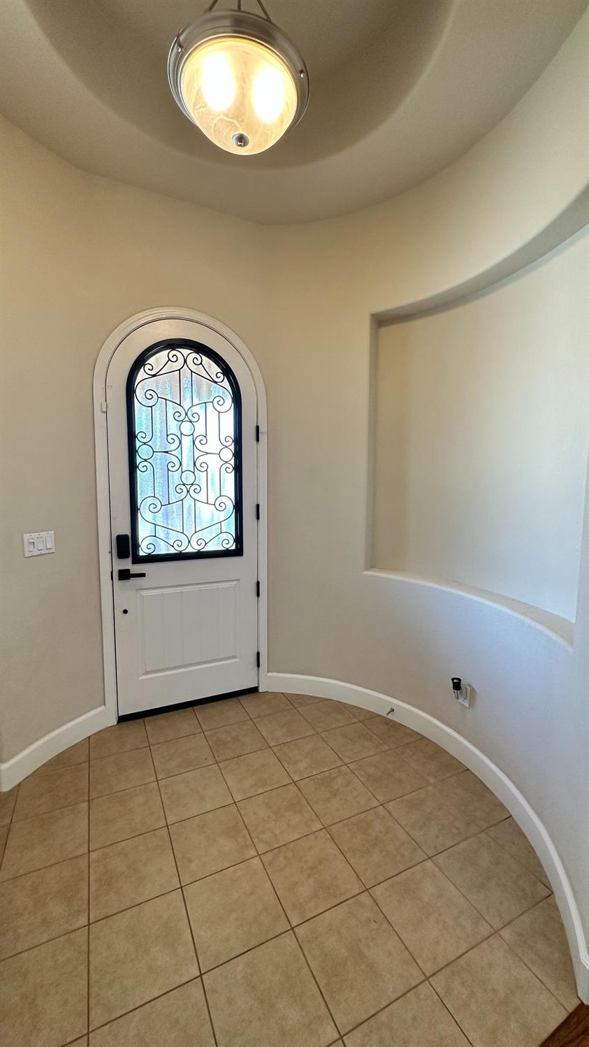 1040 Birch Run Way, Manteca, CA 95336