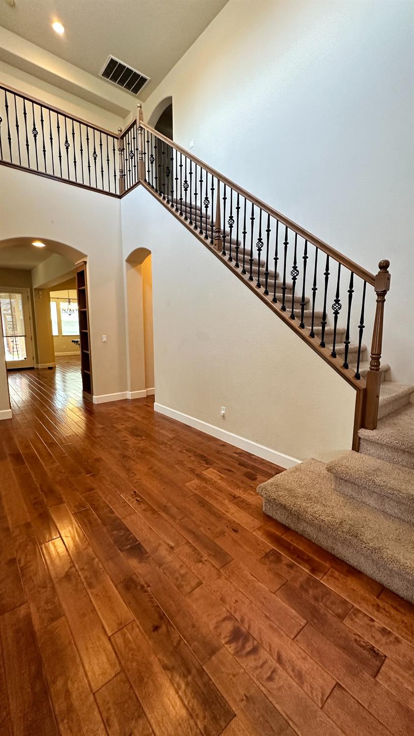 1040 Birch Run Way, Manteca, CA 95336