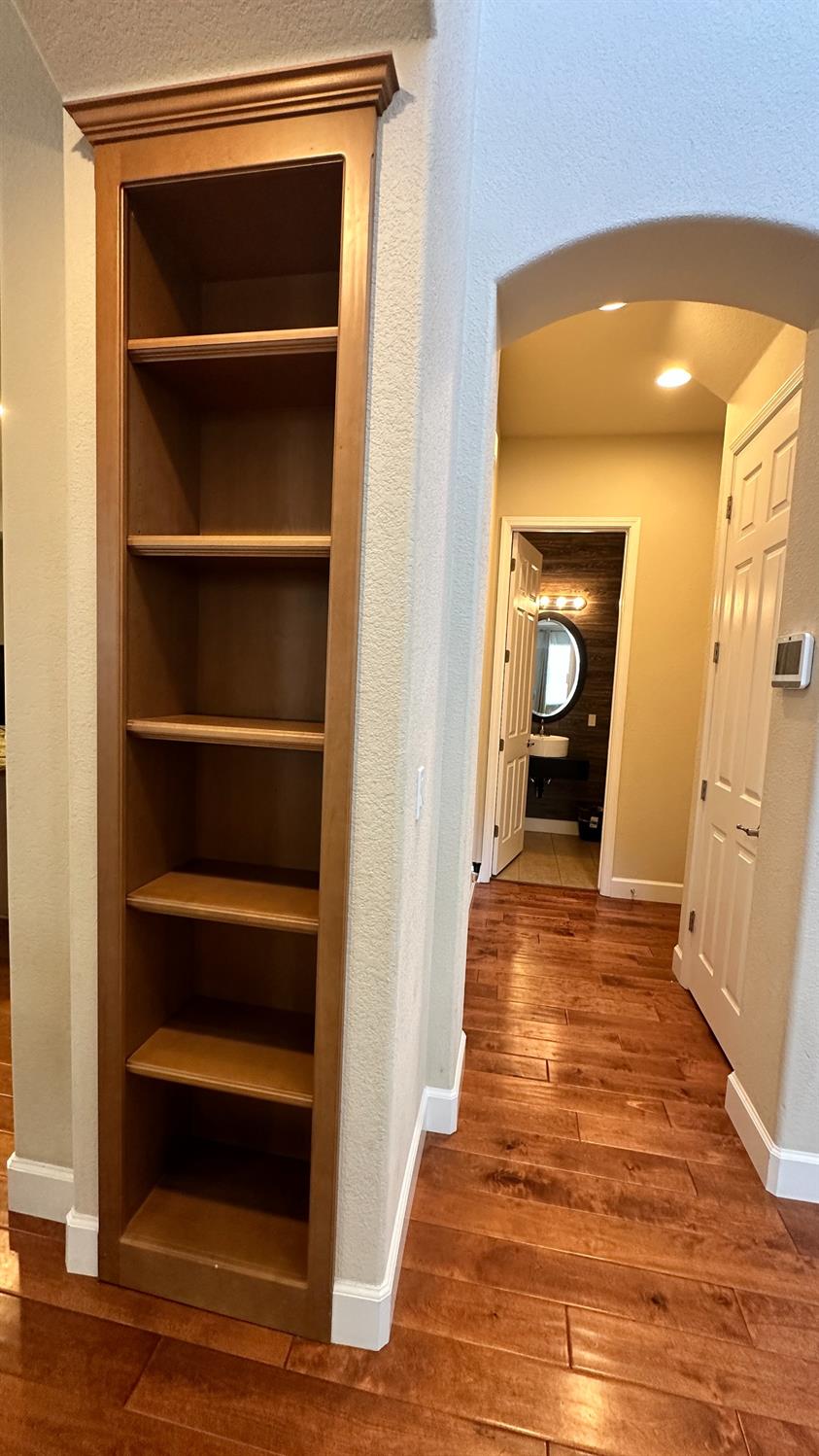 1040 Birch Run Way, Manteca, CA 95336