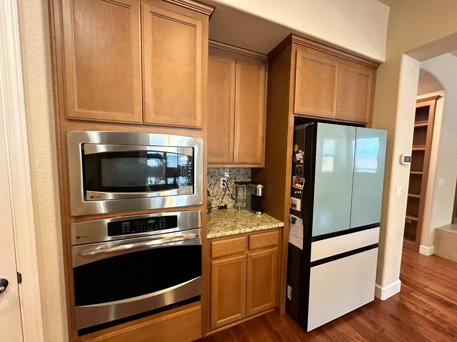 1040 Birch Run Way, Manteca, CA 95336