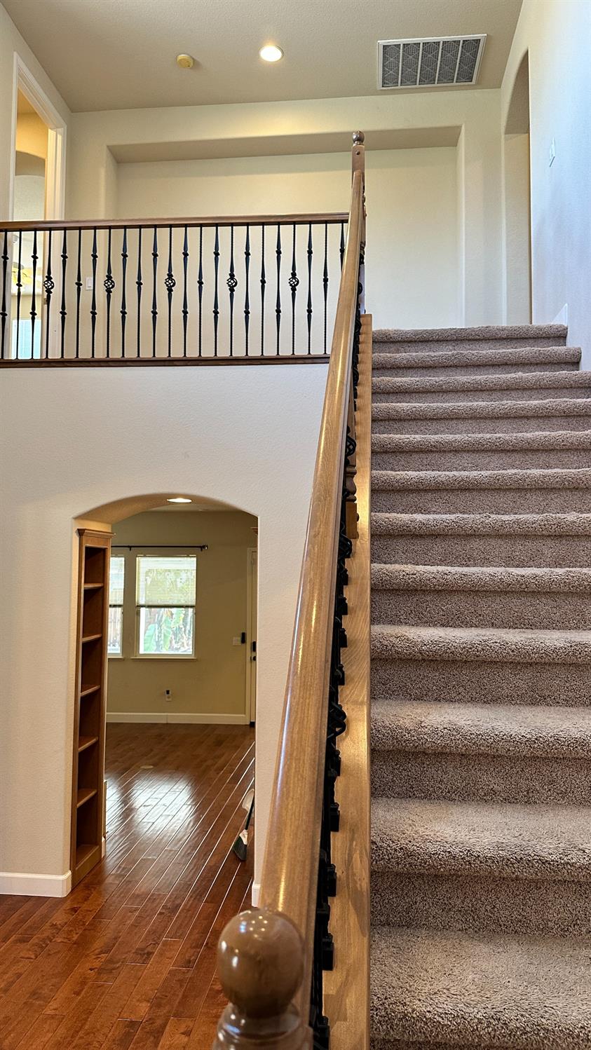 1040 Birch Run Way, Manteca, CA 95336