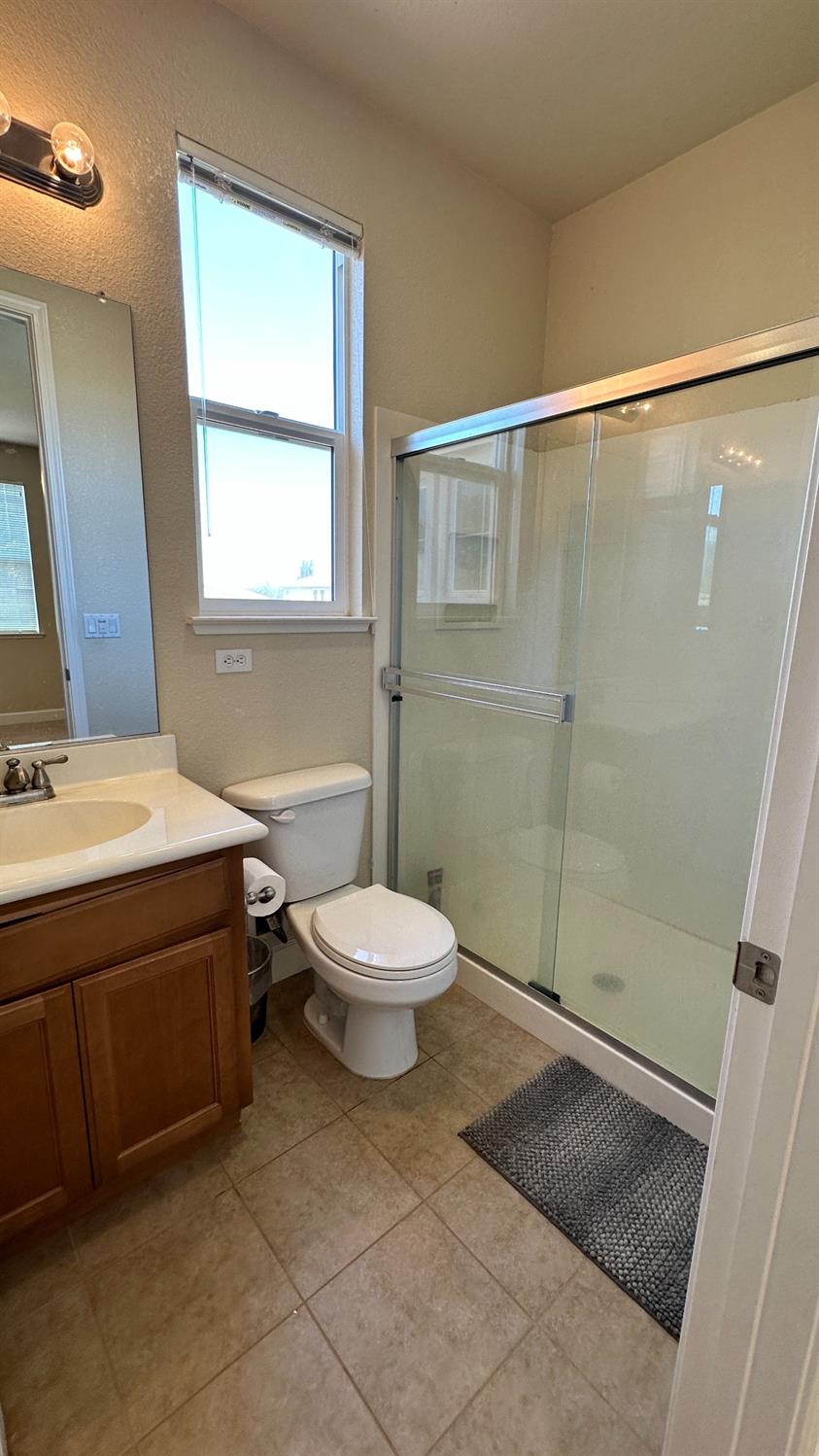 1040 Birch Run Way, Manteca, CA 95336