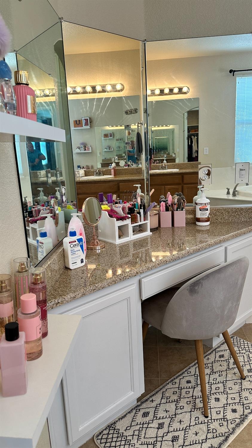 1040 Birch Run Way, Manteca, CA 95336