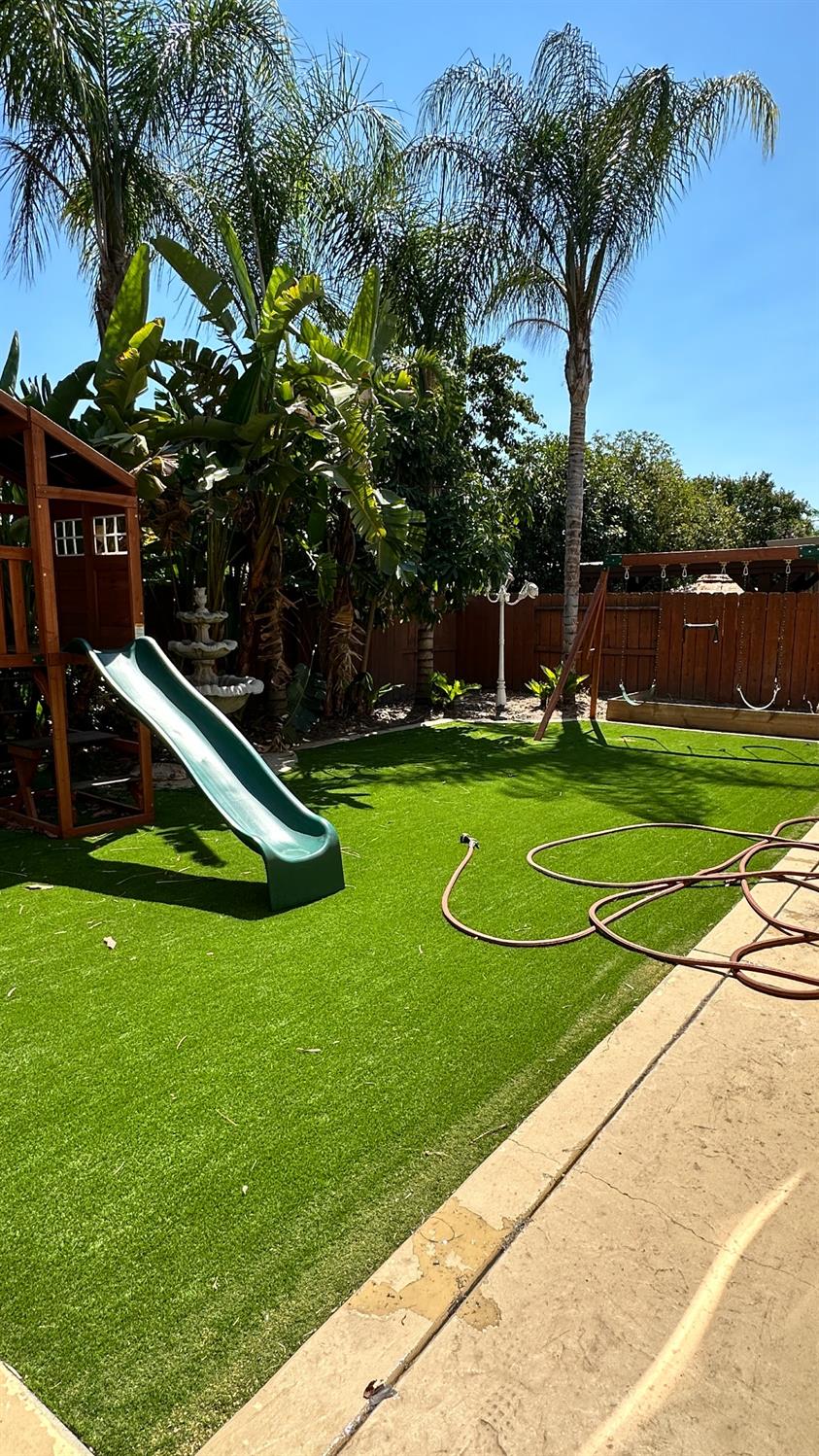 1040 Birch Run Way, Manteca, CA 95336