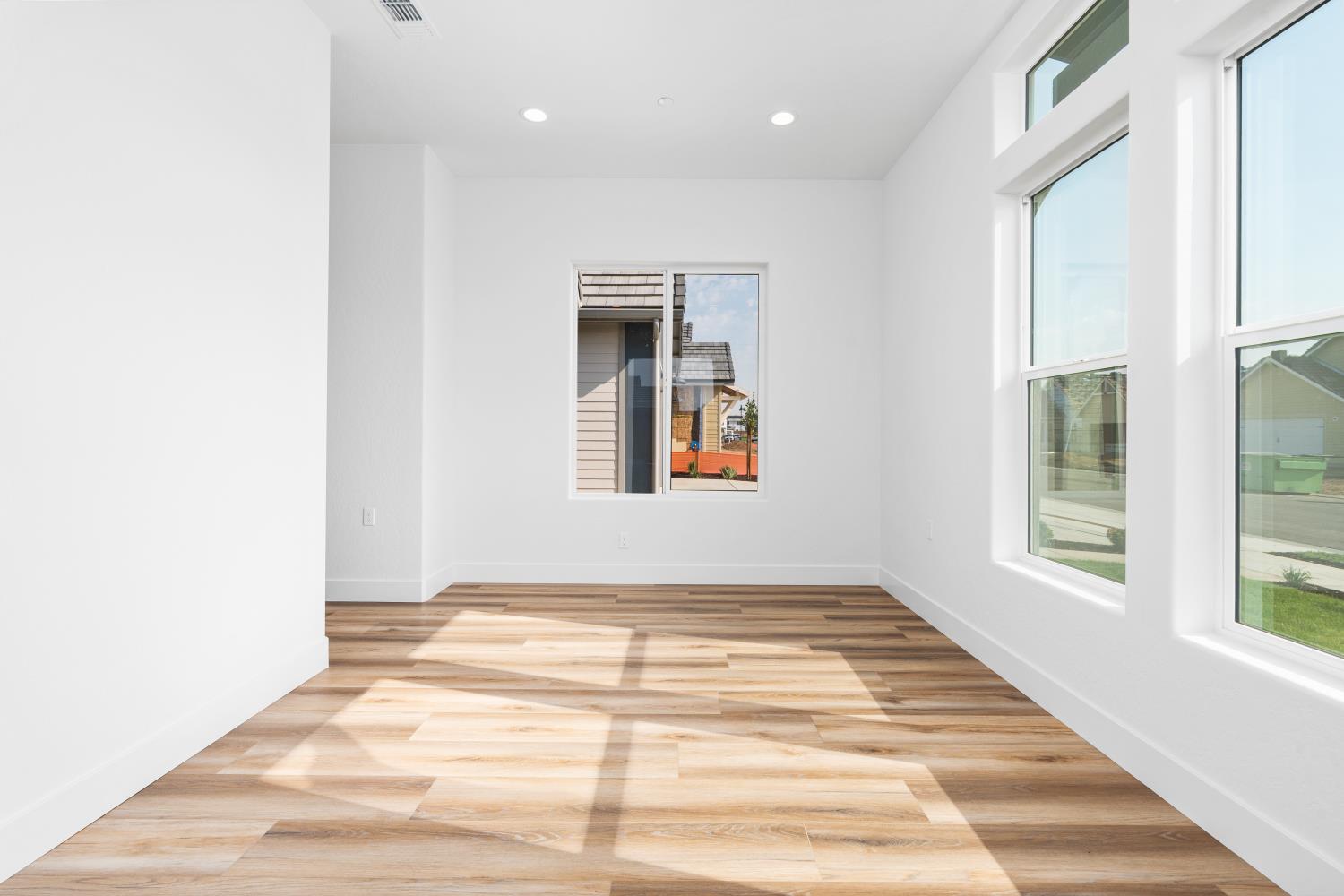 1386 N Fordham Ave, Clovis, CA 93619