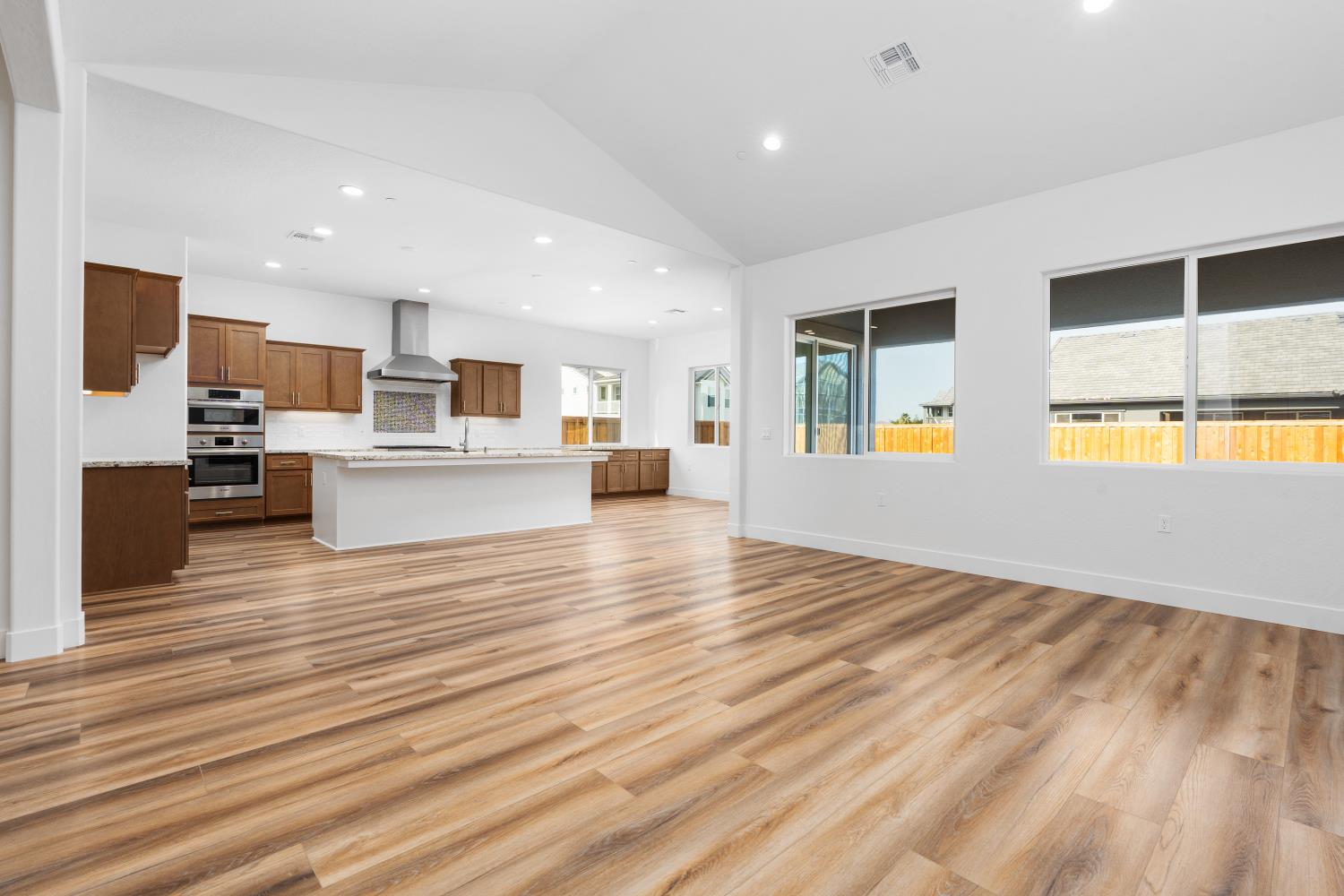 1386 N Fordham Ave, Clovis, CA 93619