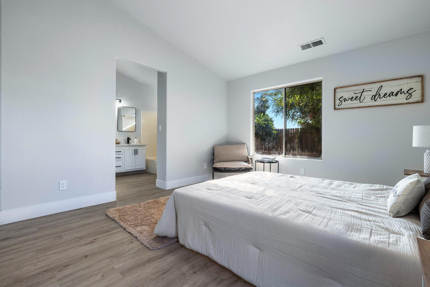 3514 Hornet Ave, Clovis, CA 93611