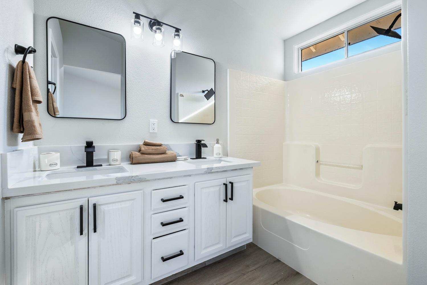 3514 Hornet Ave, Clovis, CA 93611