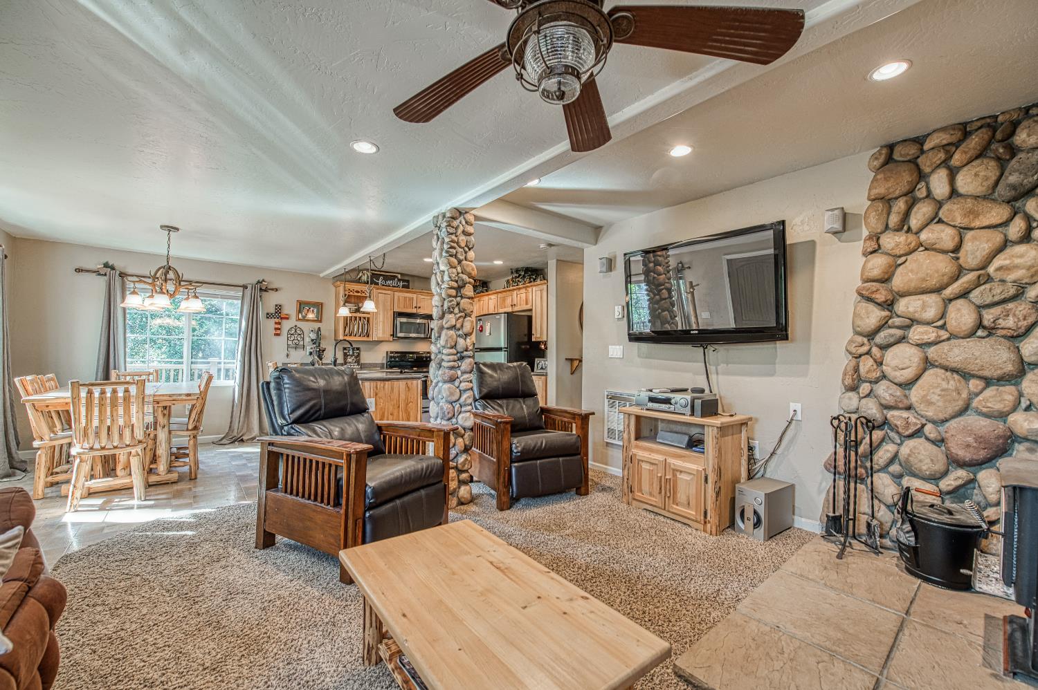 41436 Meadow Ln, Auberry, CA 93602