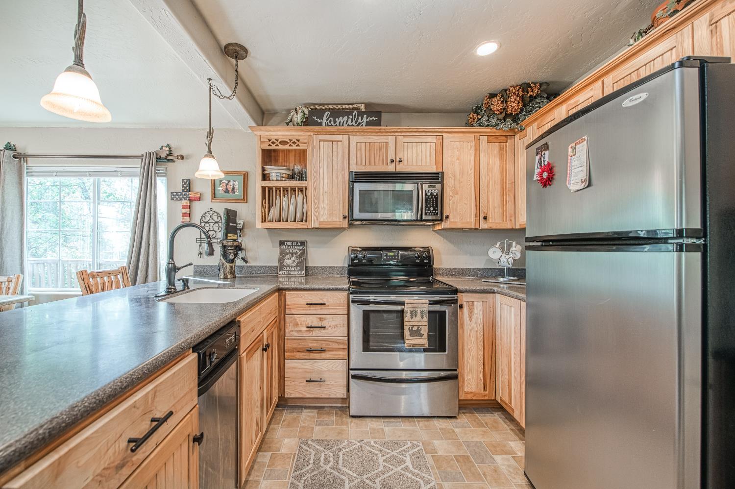 41436 Meadow Ln, Auberry, CA 93602