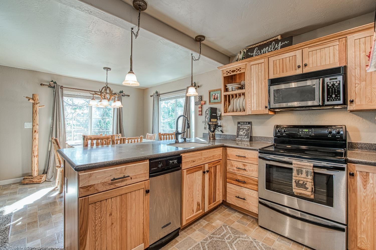 41436 Meadow Ln, Auberry, CA 93602