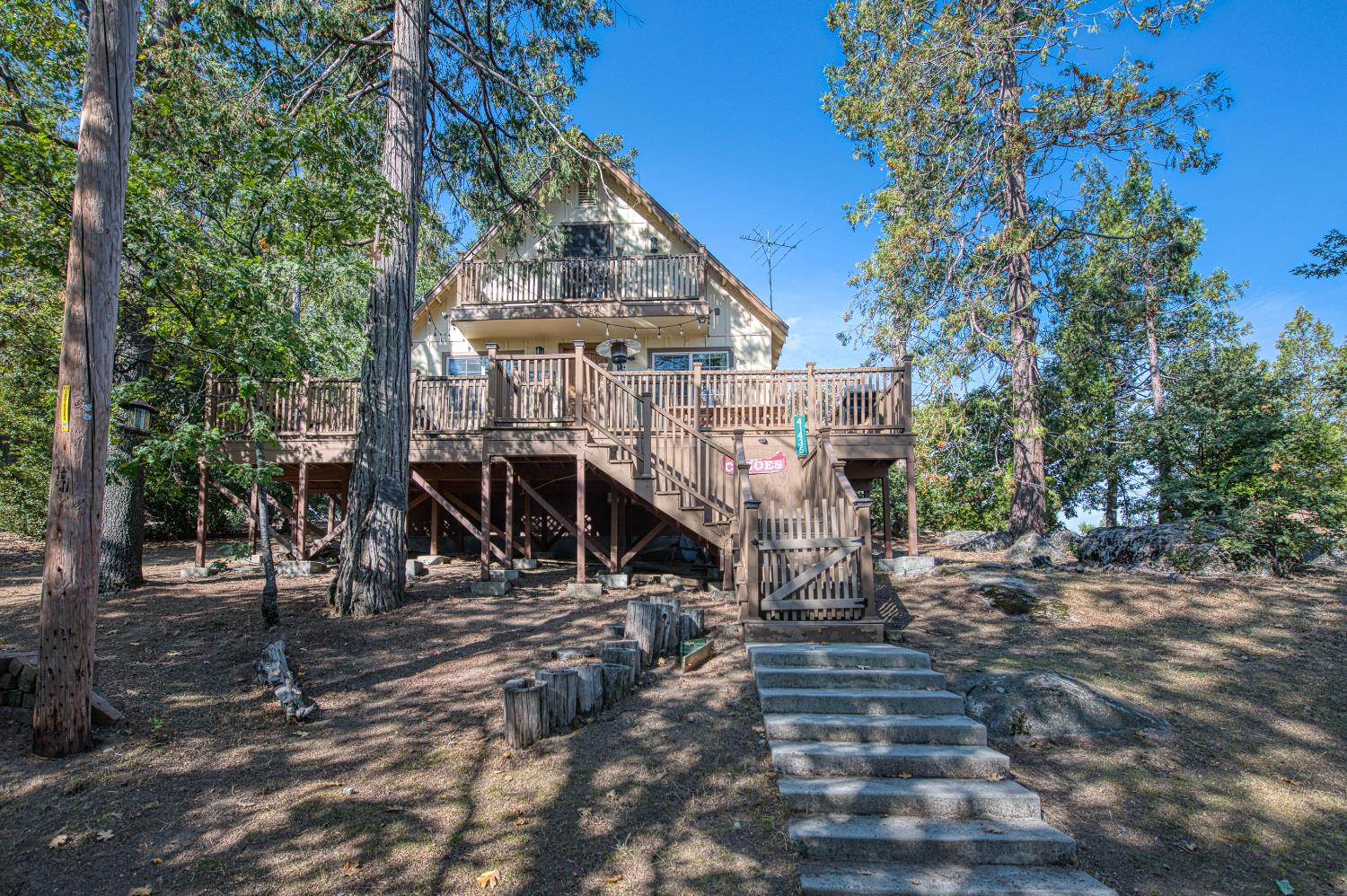 41436 Meadow Ln, Auberry, CA 93602