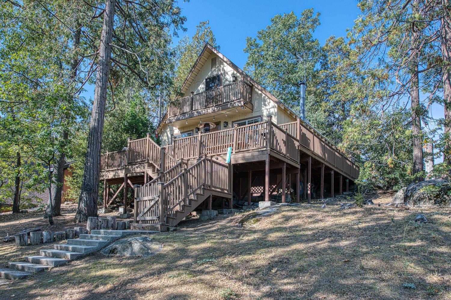 41436 Meadow Ln, Auberry, CA 93602