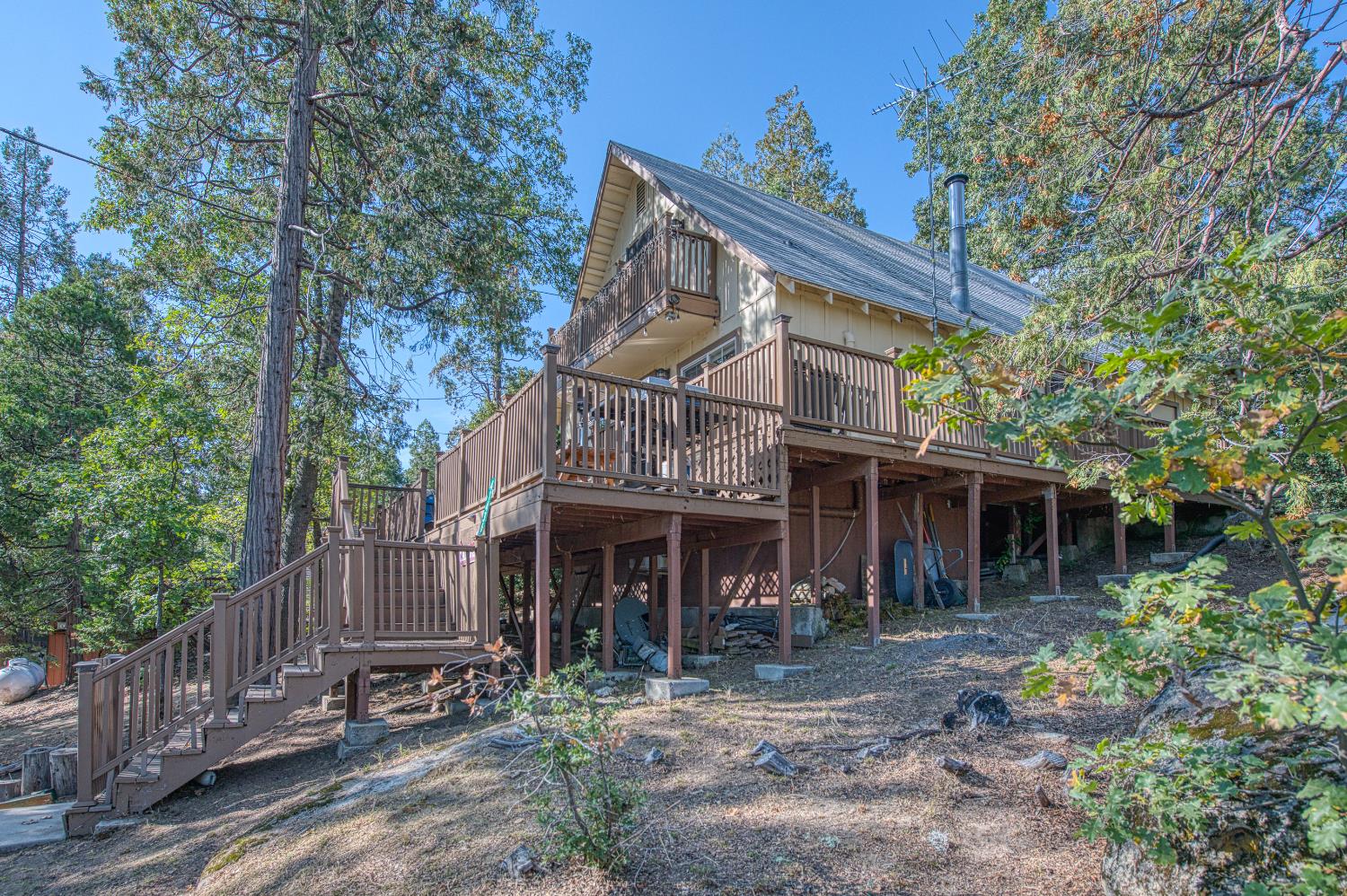 41436 Meadow Ln, Auberry, CA 93602