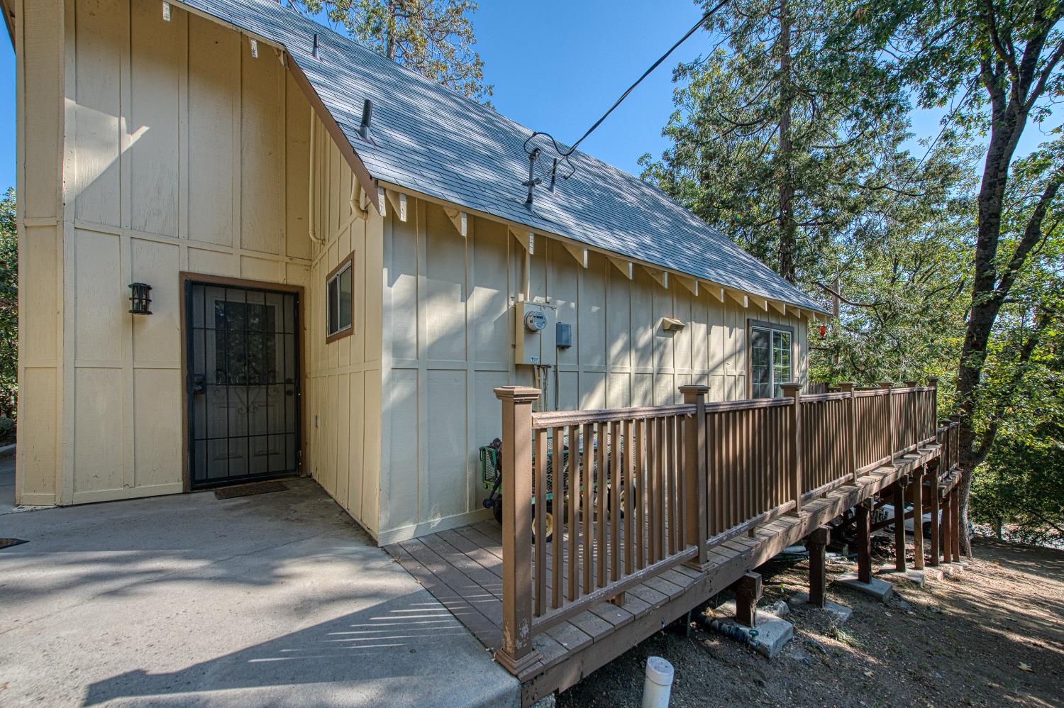 41436 Meadow Ln, Auberry, CA 93602