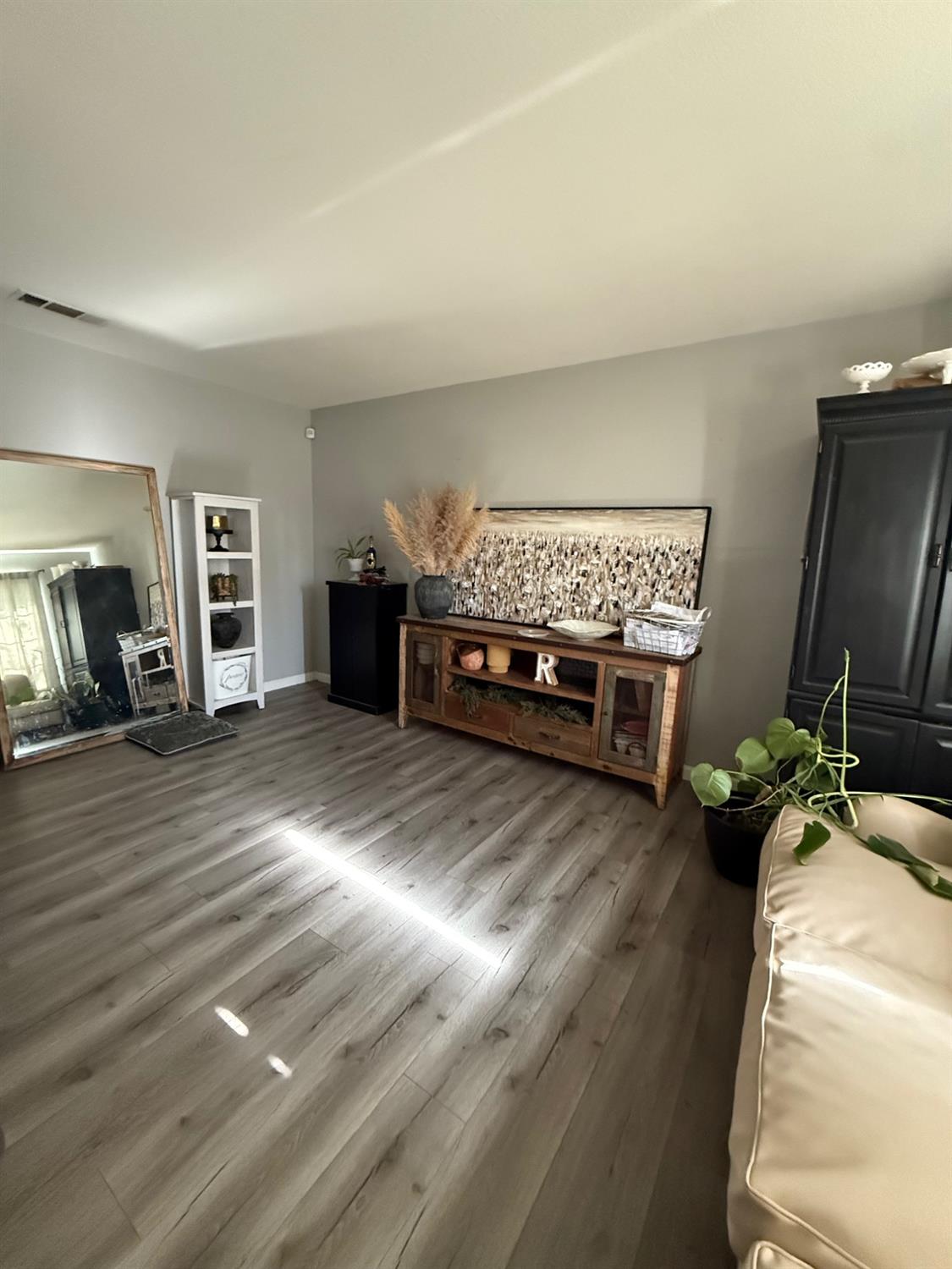 1023 Aram Ave, Madera, CA 93637