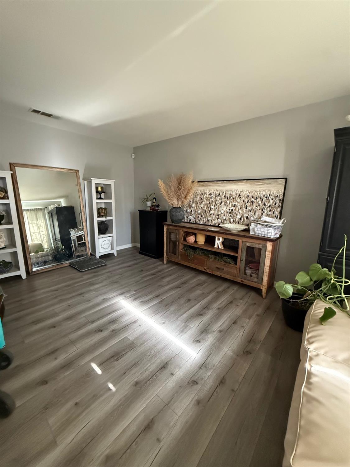 1023 Aram Ave, Madera, CA 93637