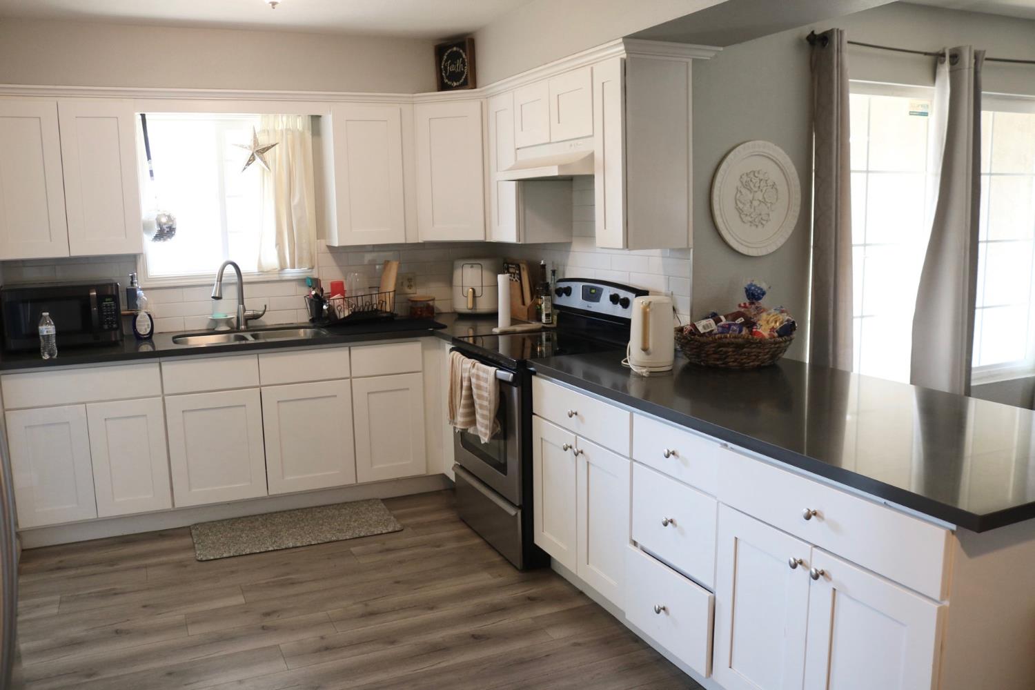 1023 Aram Ave, Madera, CA 93637