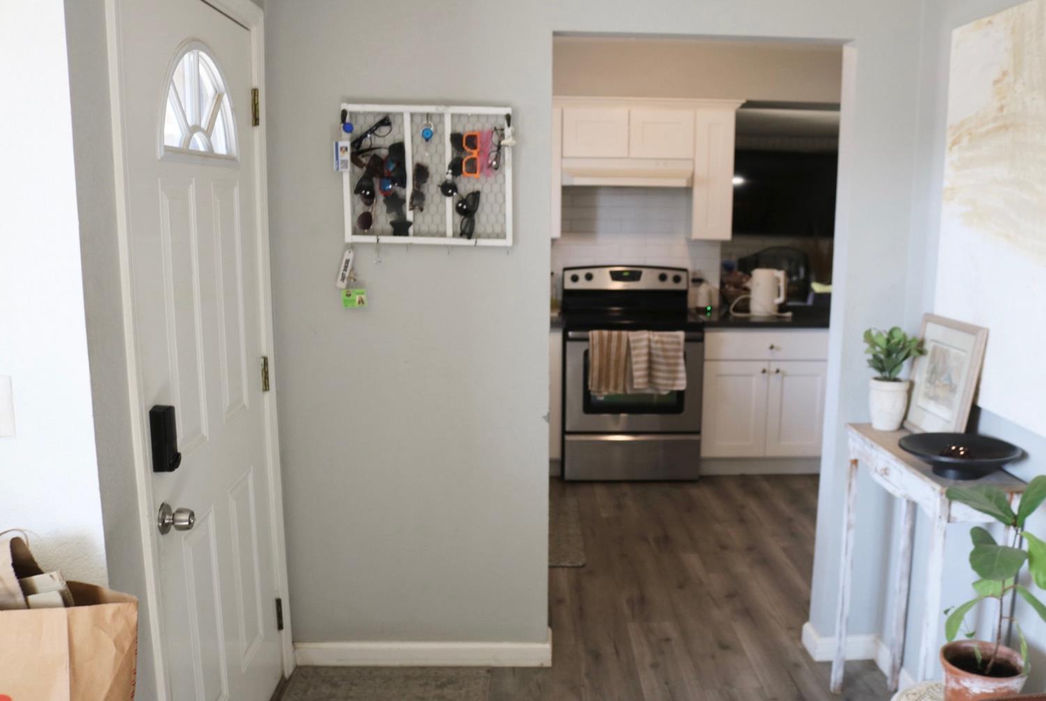 1023 Aram Ave, Madera, CA 93637