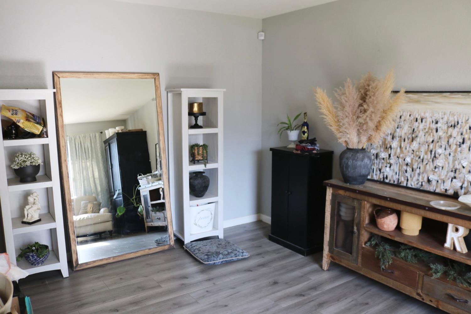 1023 Aram Ave, Madera, CA 93637