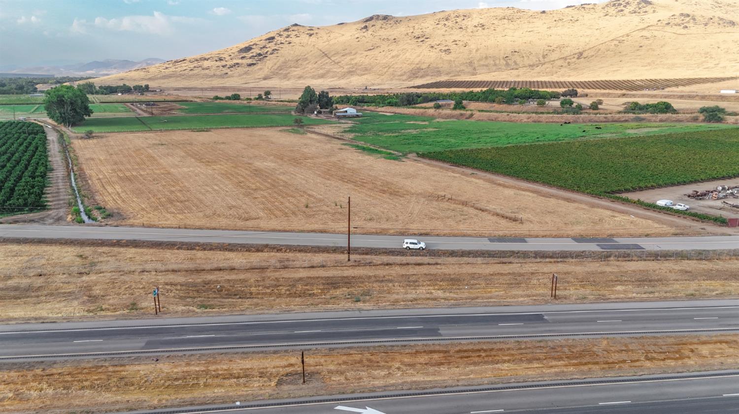 19196 King Canyan Road E, Sanger, CA 93657