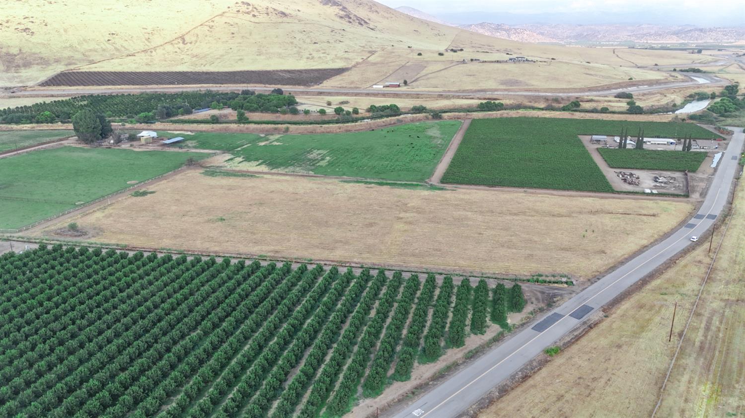 19196 King Canyan Road E, Sanger, CA 93657