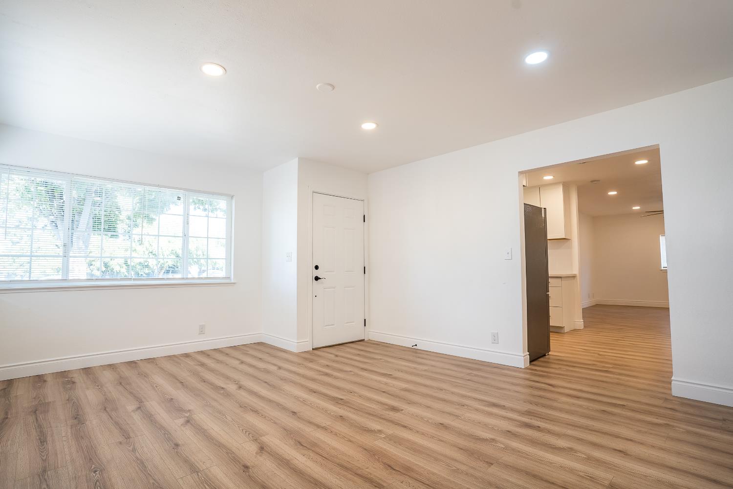 85 Acacia Dr, Sanger, CA 93657