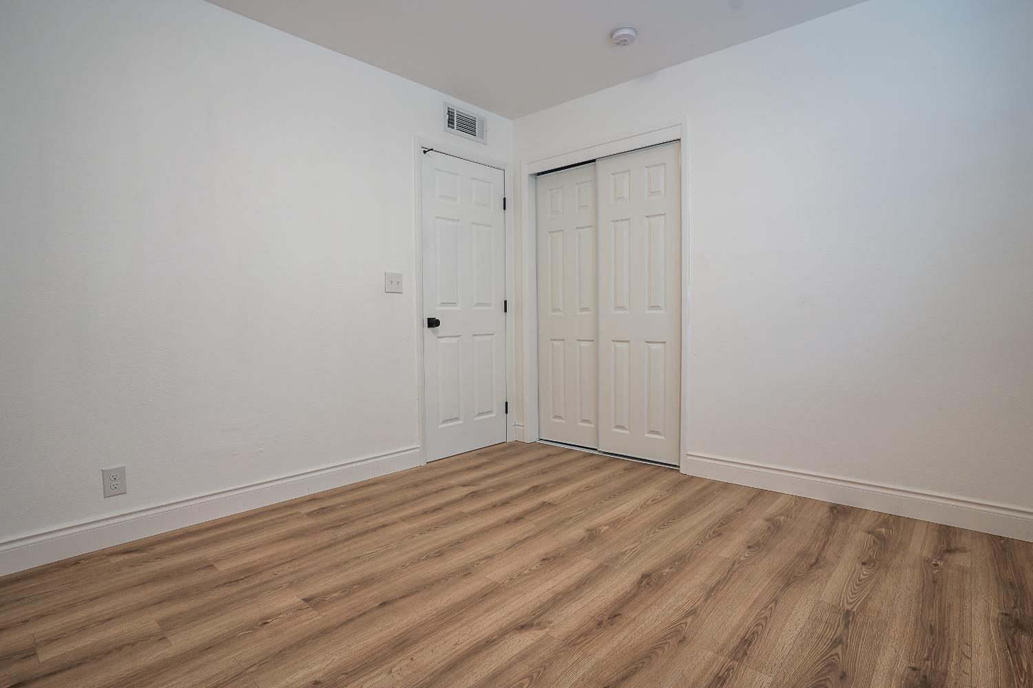 85 Acacia Dr, Sanger, CA 93657