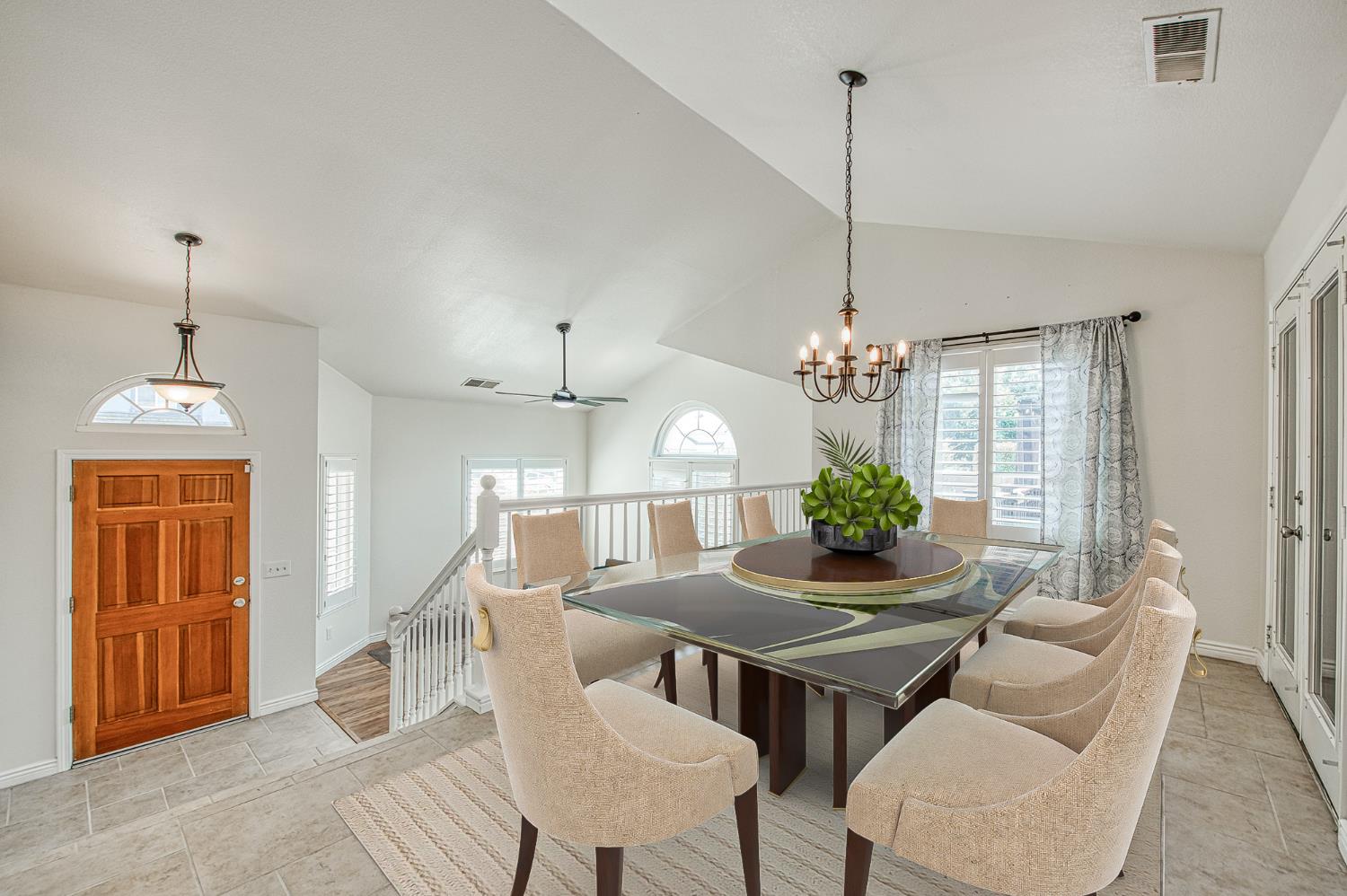 1323 Oak Ave, Clovis, CA 93611