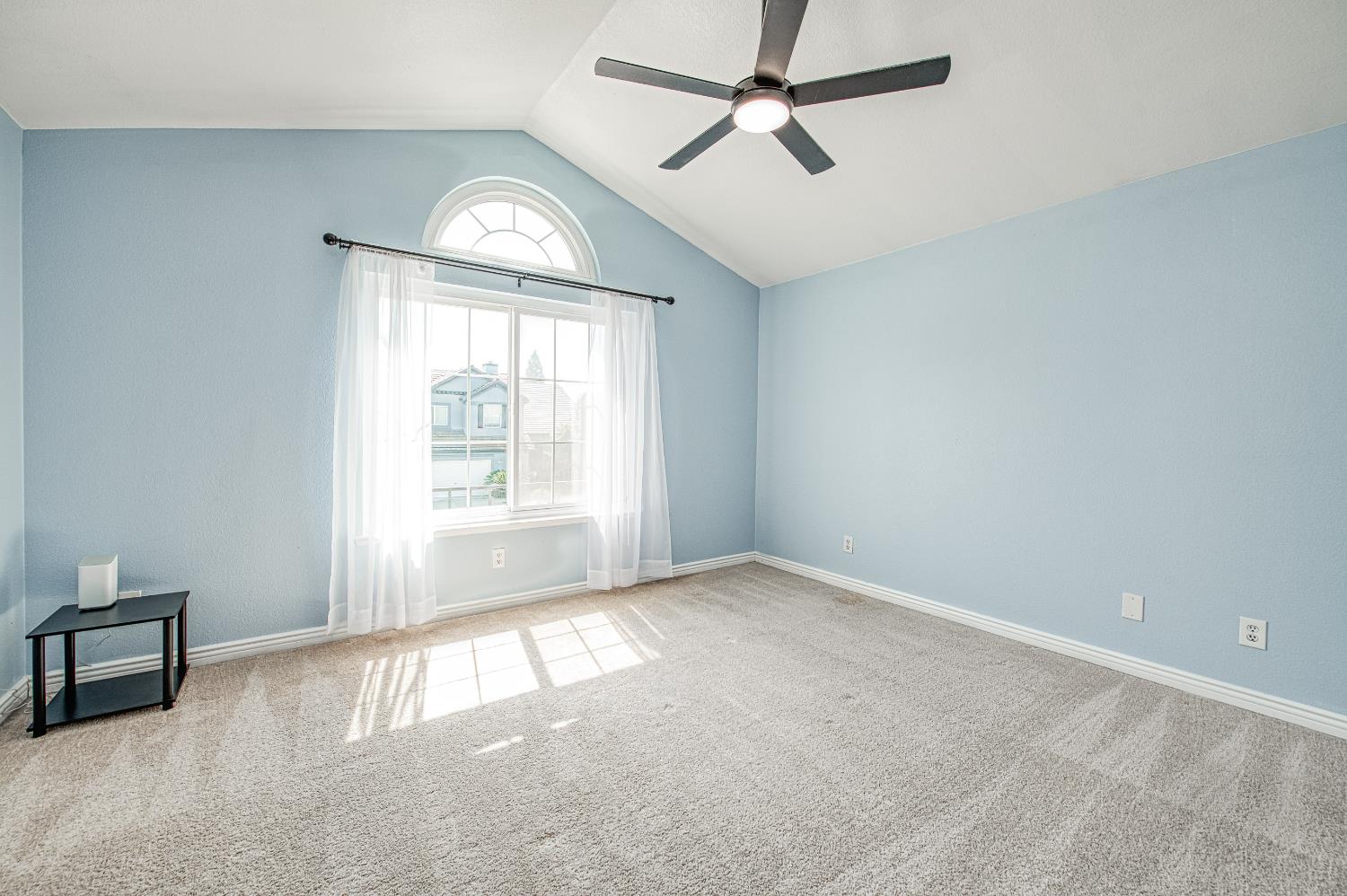 1323 Oak Ave, Clovis, CA 93611