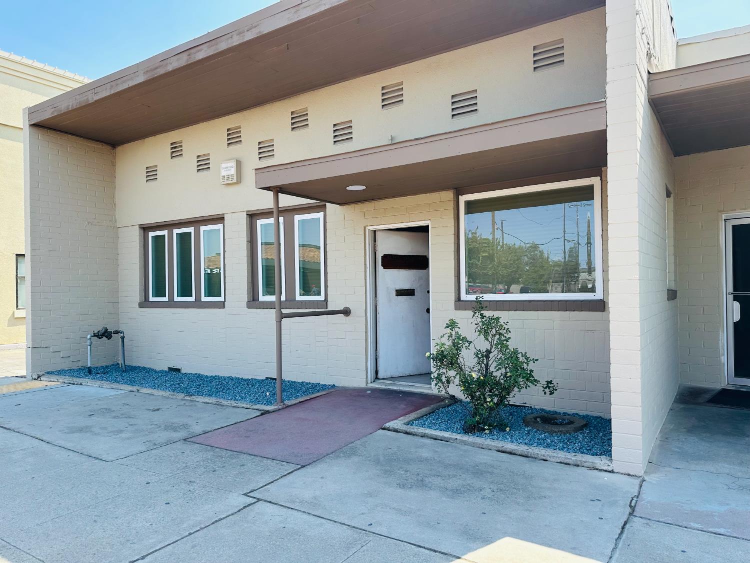 408 E Yosemite Ave, Madera, CA 93638