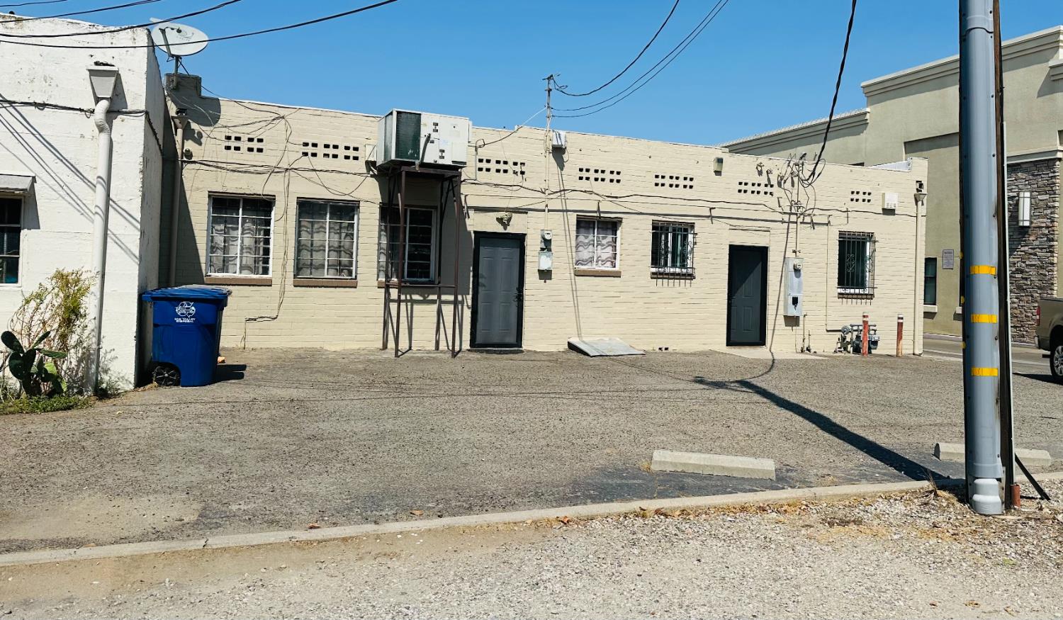 408 E Yosemite Ave, Madera, CA 93638