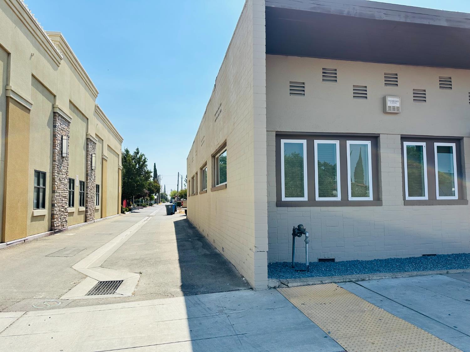 408 E Yosemite Ave, Madera, CA 93638