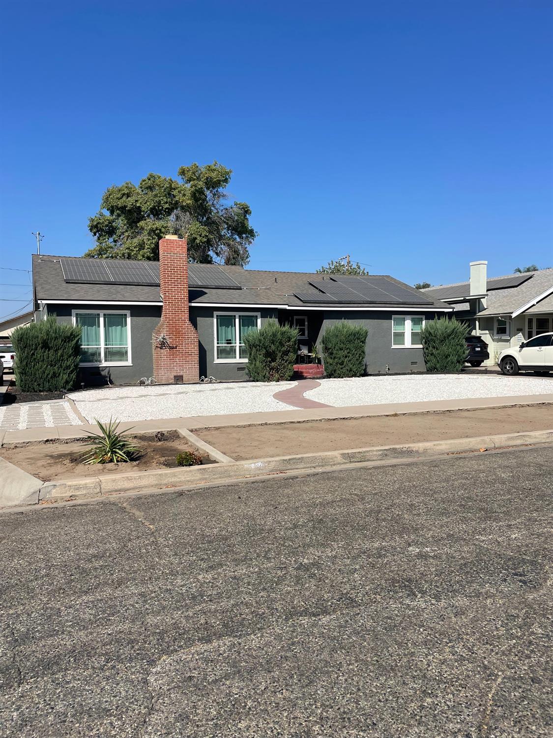 149 S Salida Pl, Tulare, CA 93274