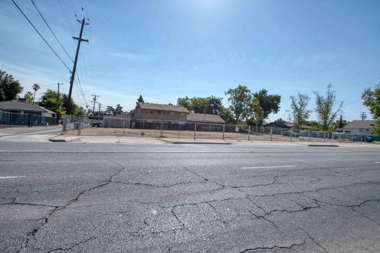 704 N Fresno St, Fresno, CA 93701