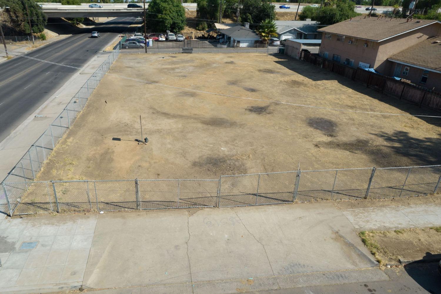 704 N Fresno St, Fresno, CA 93701