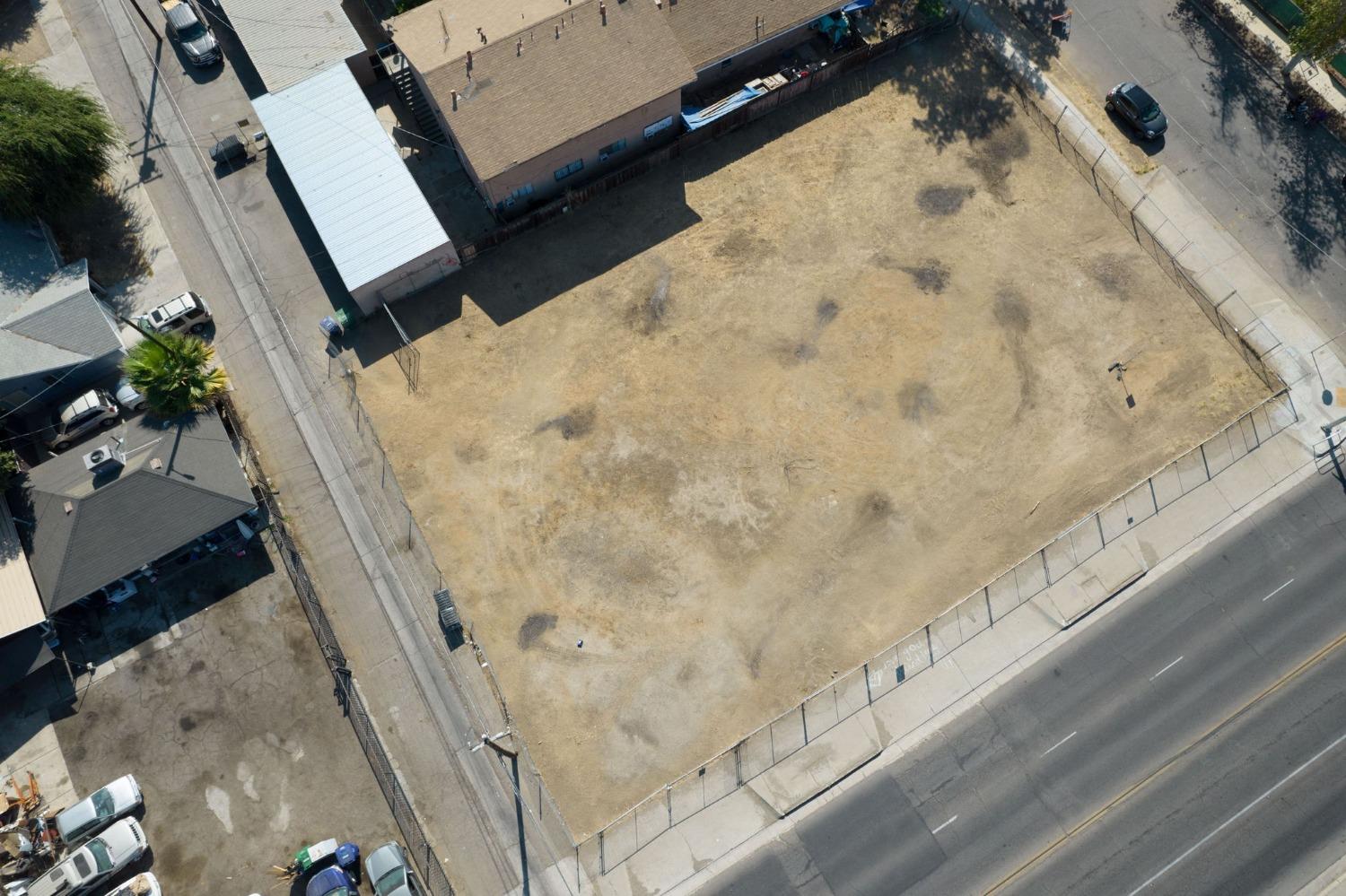 704 N Fresno St, Fresno, CA 93701