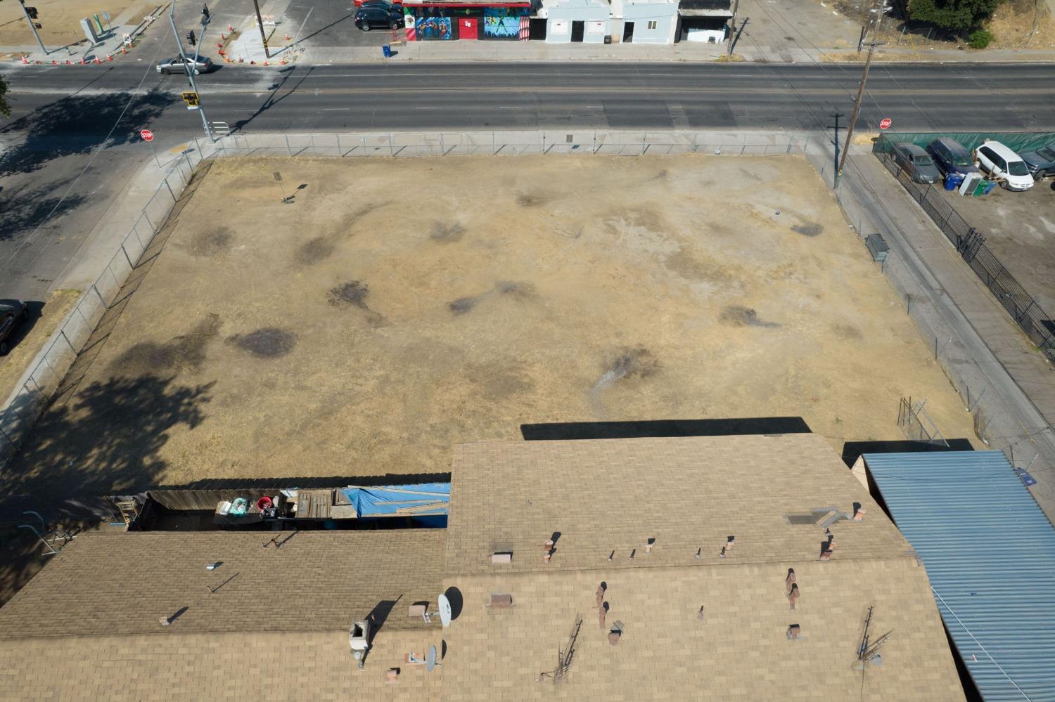 704 N Fresno St, Fresno, CA 93701