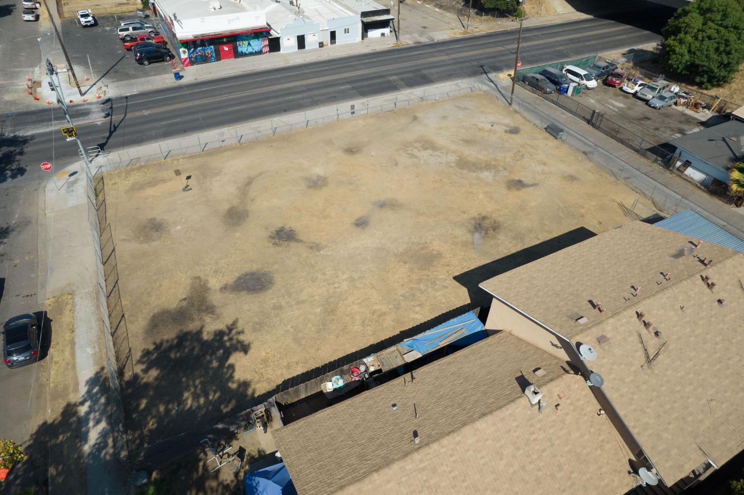 704 N Fresno St, Fresno, CA 93701