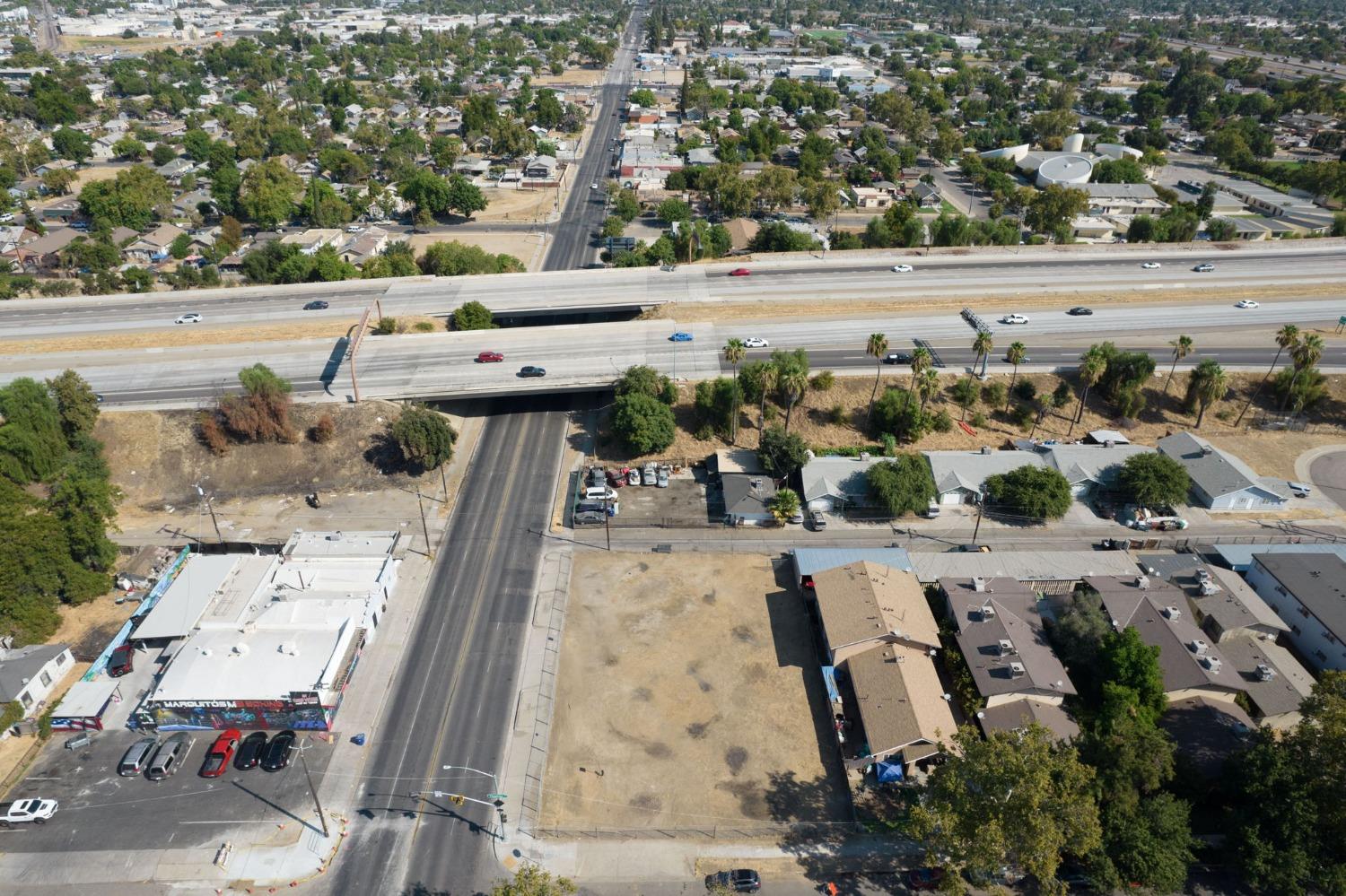 704 N Fresno St, Fresno, CA 93701