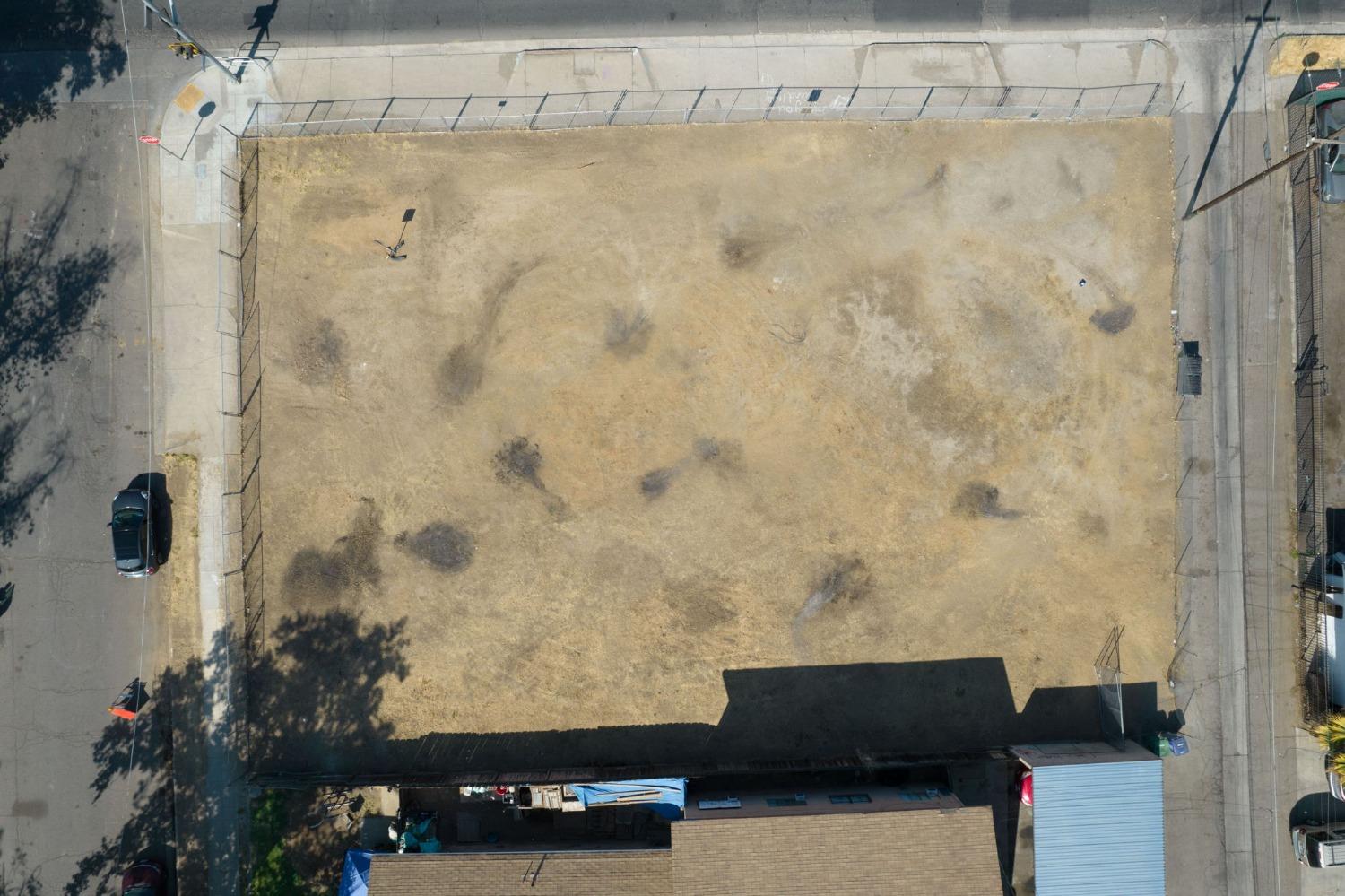 704 N Fresno St, Fresno, CA 93701