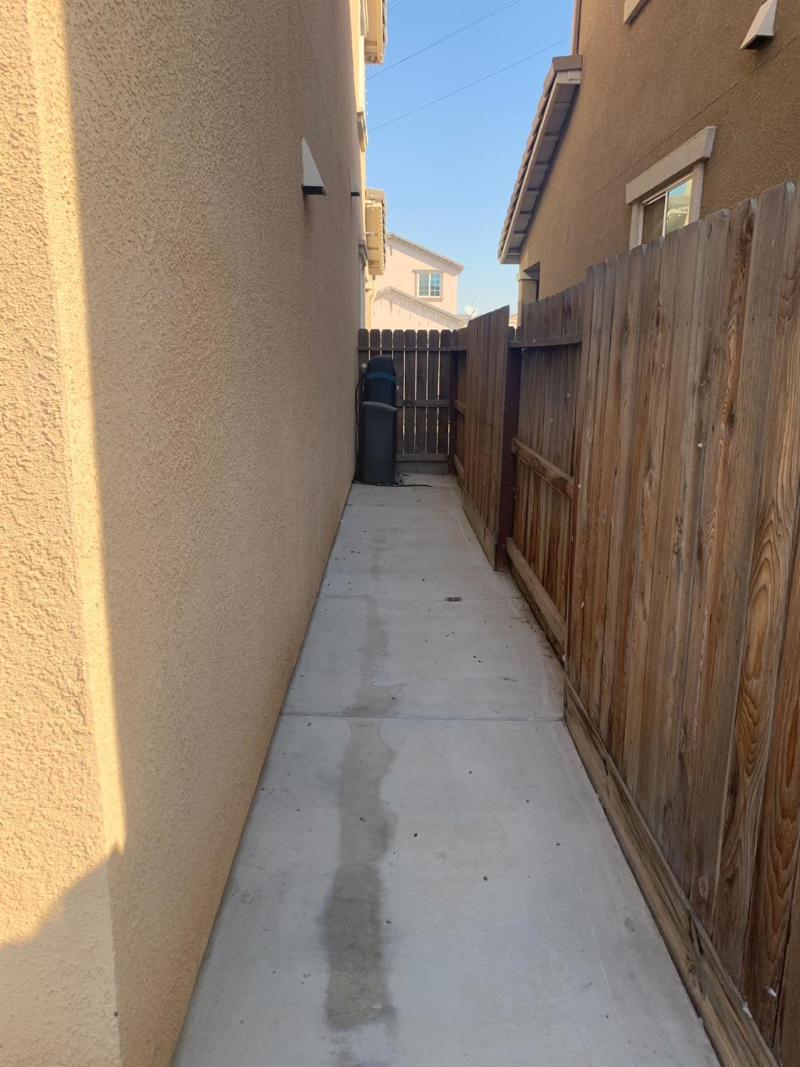 6813 W Parr Ave, Fresno, CA 93722